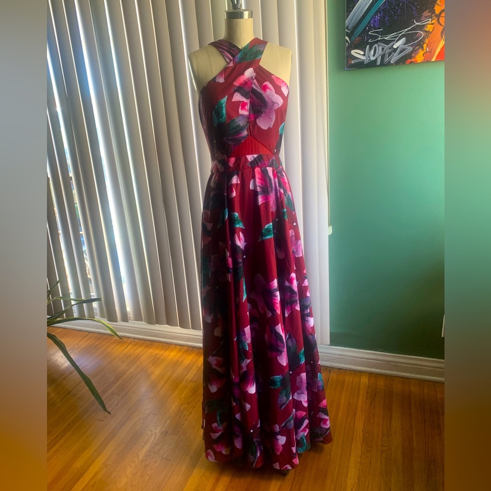 Fame and Partners Beautiful Floral Dress